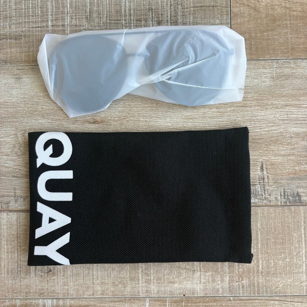 NEW QUAY Vivienne Black/Smoke Sunglasses - Picture 3 of 3
